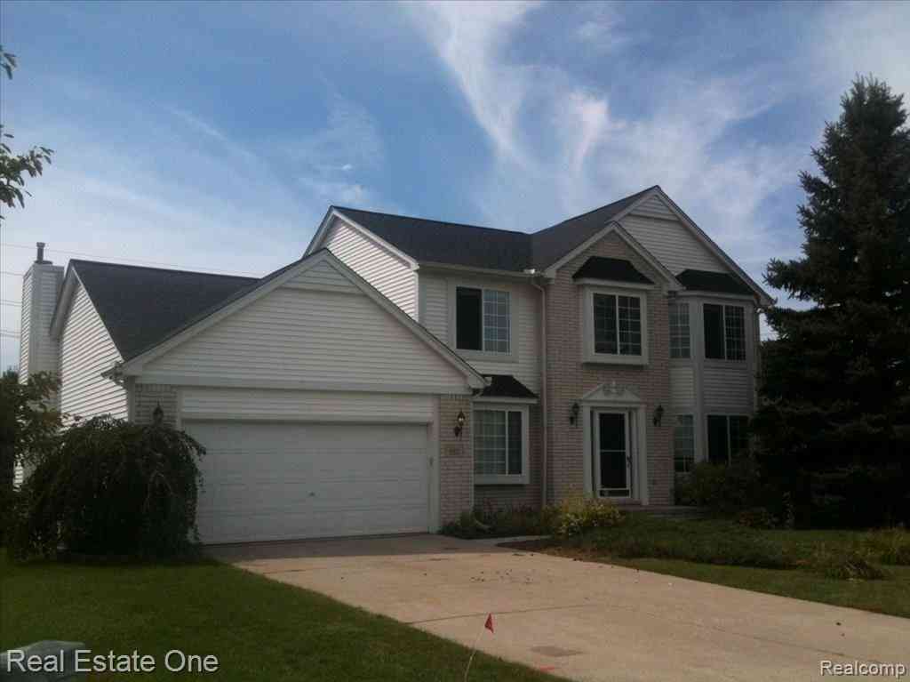 Homes For Sale - 957 Meadowbrook Way <br/> Oakland County, Milford, MI 48381