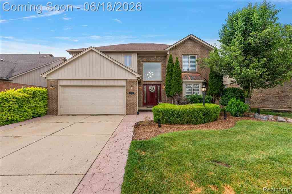 Homes For Sale - 1043 River Mist Drive <br/> Rochester, MI 48307