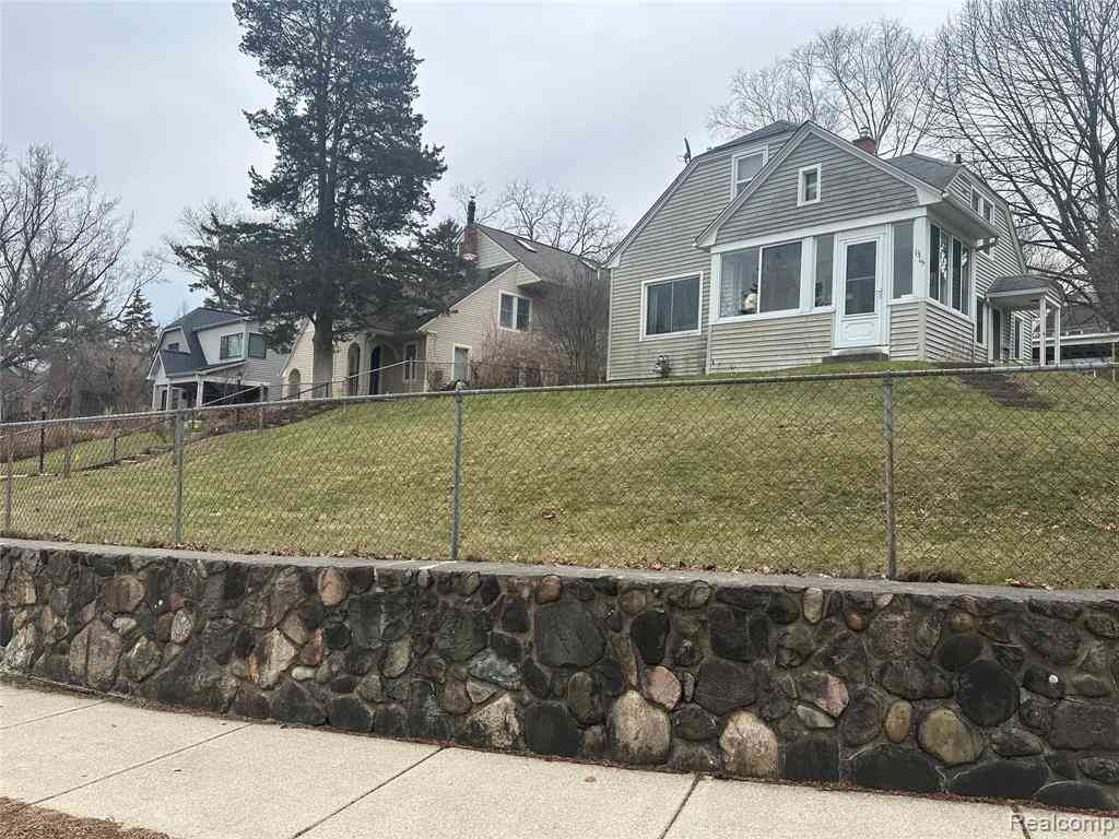 Homes For Sale - 1315 Lutz Avenue <br/> Ann Arbor, MI 48103