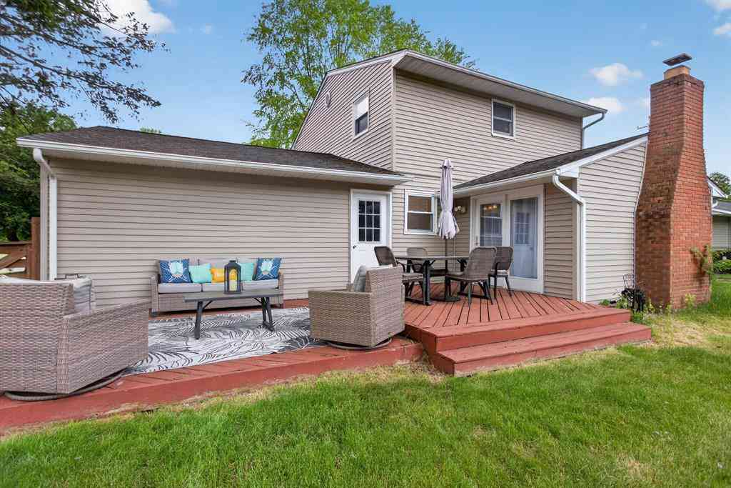 Homes For Sale - 3324 Blue Lane <br/> Jackson, MI 49203