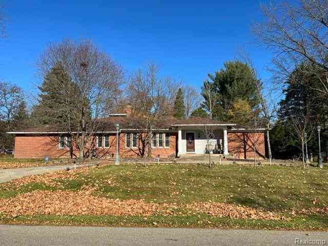 Homes For Rent - 297 Vreeland Drive <br/> Rochester, MI 48309