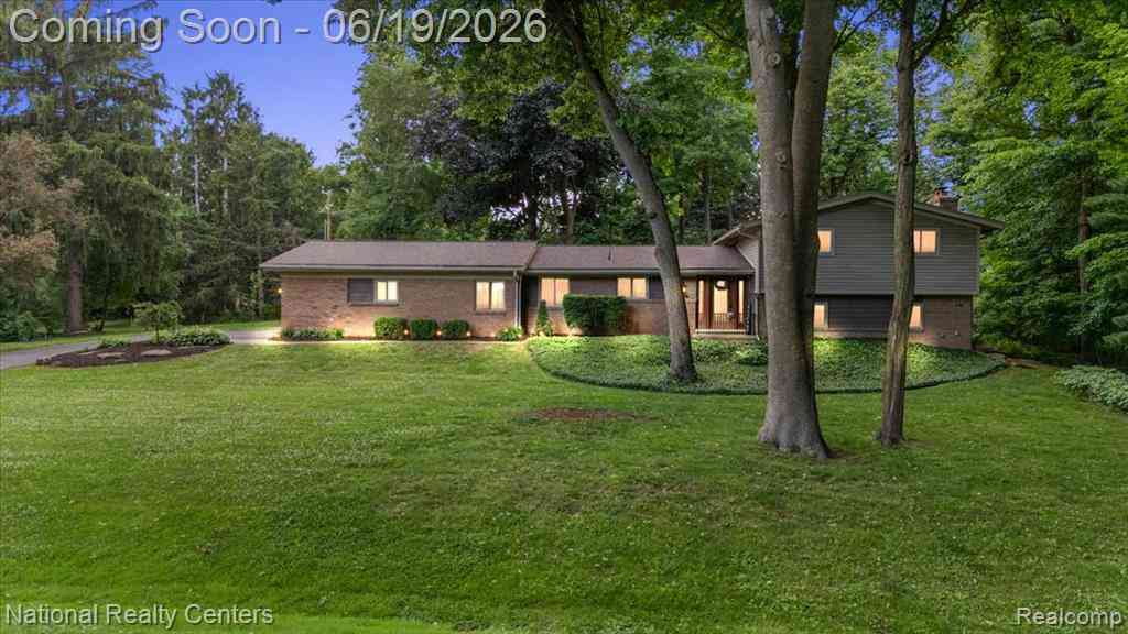 Homes For Sale - 21201 E Chigwidden Street <br/> Oakland County, Northville, MI 48167
