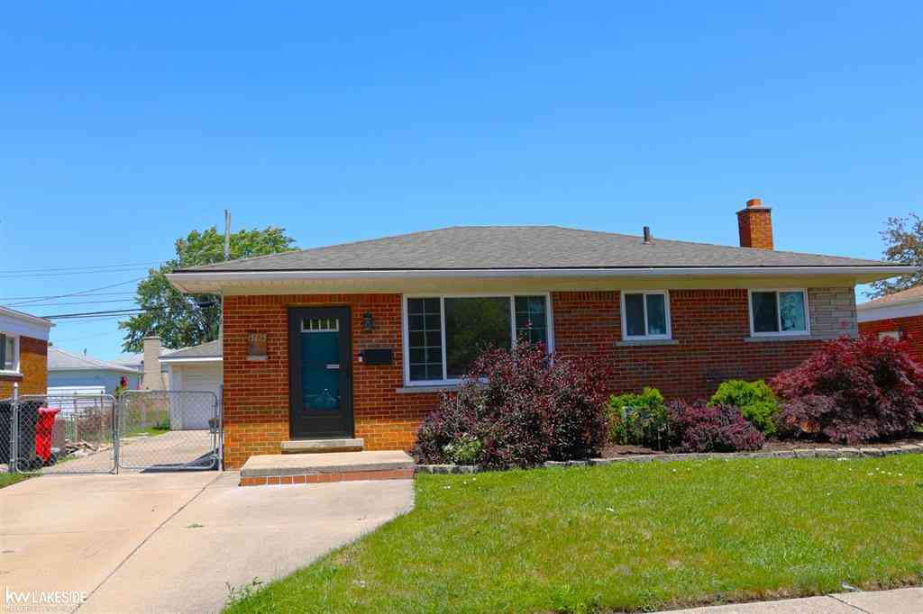 Homes For Sale - 15625 Chestnut Street <br/> Roseville, MI 48066