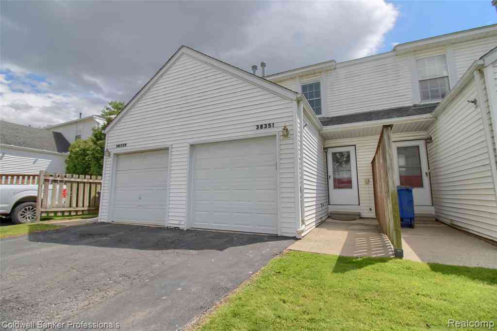 Condo For Sale - 38351 Warner Farms Drive S S<br/> Westland, MI 48185