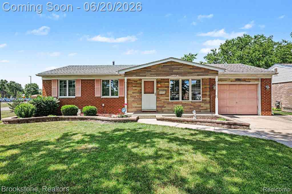 Homes For Sale - 39111 Theresa Court <br/> Sterling Heights, MI 48313