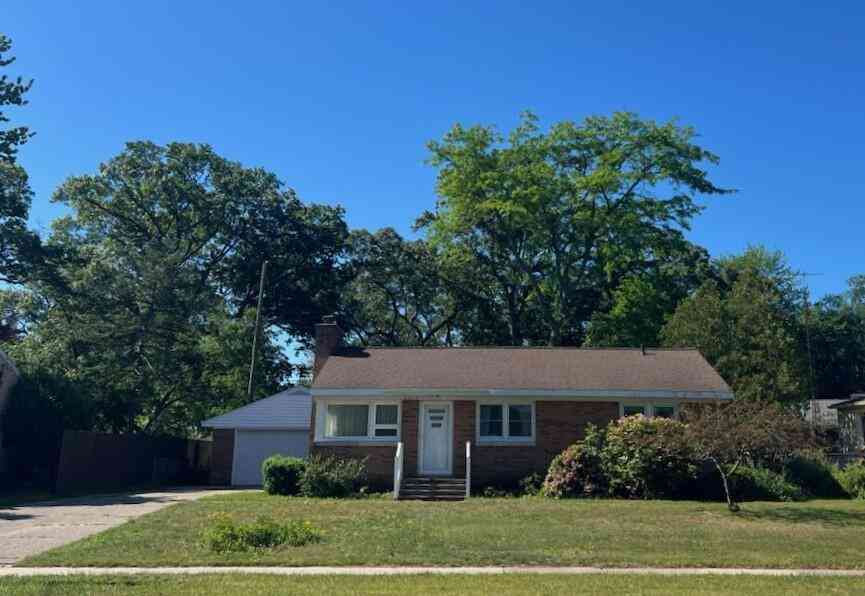 Homes For Sale - 2077 W Norton Avenue <br/> Muskegon, MI 49441