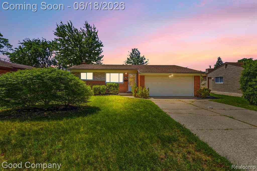 Homes For Sale - 8246 Independence Drive <br/> Sterling Heights, MI 48313