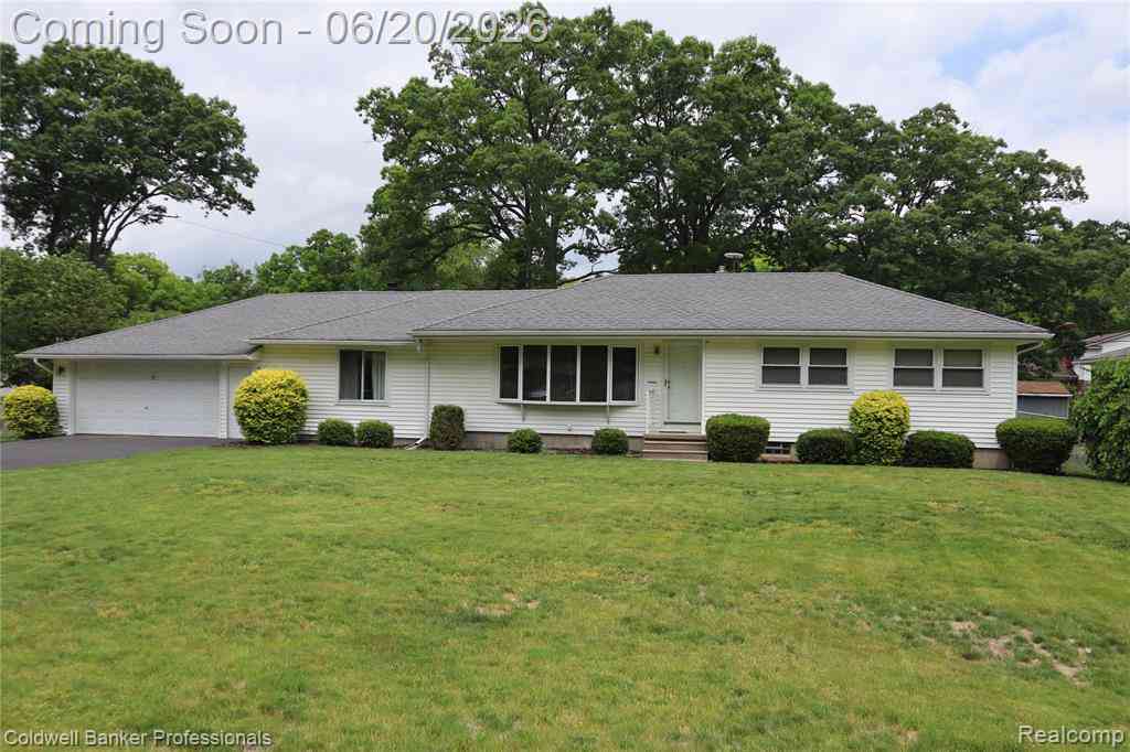 Homes For Sale - 3456 Overton Street <br/> Waterford, MI 48328