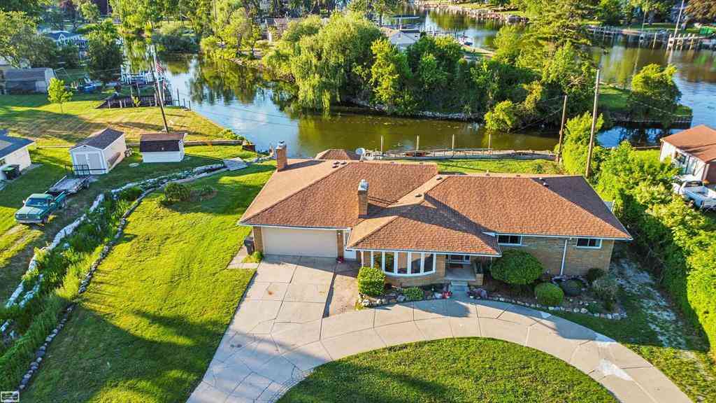 Homes For Sale - 28697 South River Road <br/> Harrison Township, MI 48045