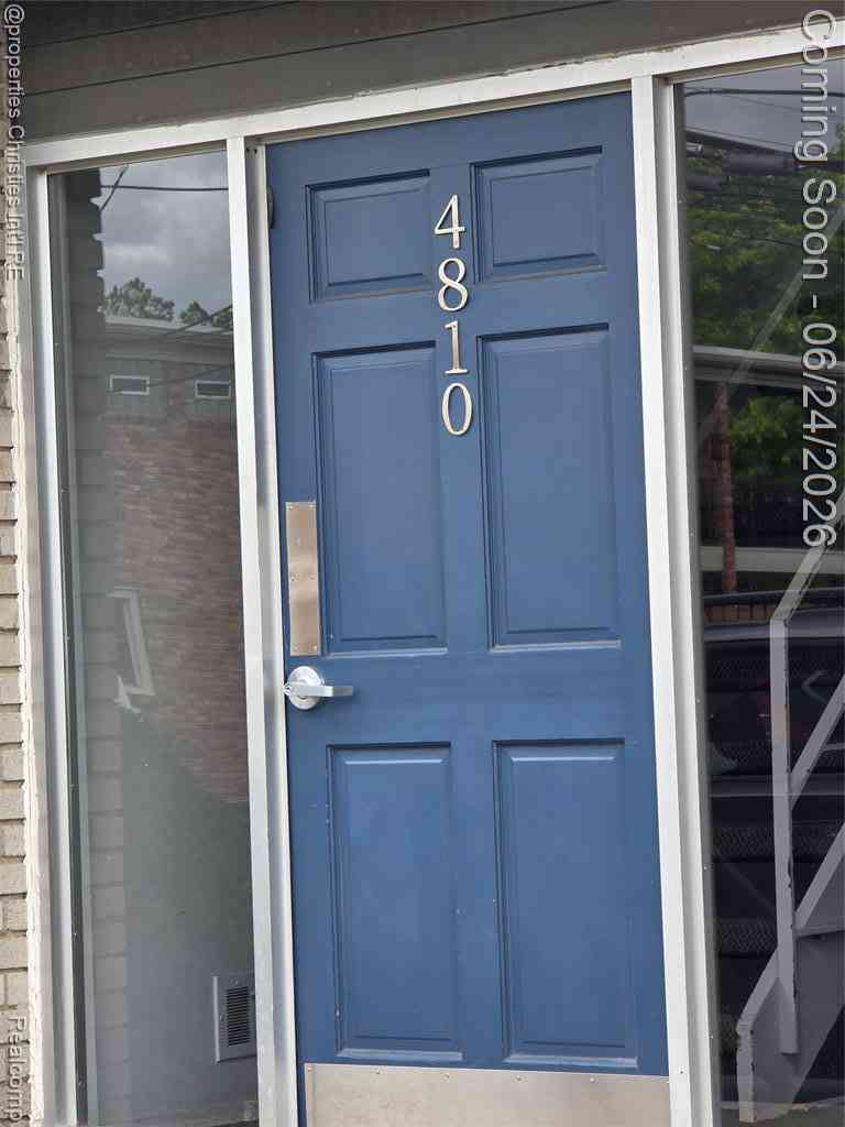 Condo For Sale - 4810 Briarwood Avenue  #F2<br/> Royal Oak, MI 48073