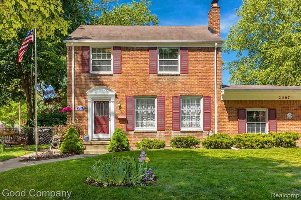 Homes For Sale - 2507 N Washington Avenue <br/> Royal Oak, MI 48073
