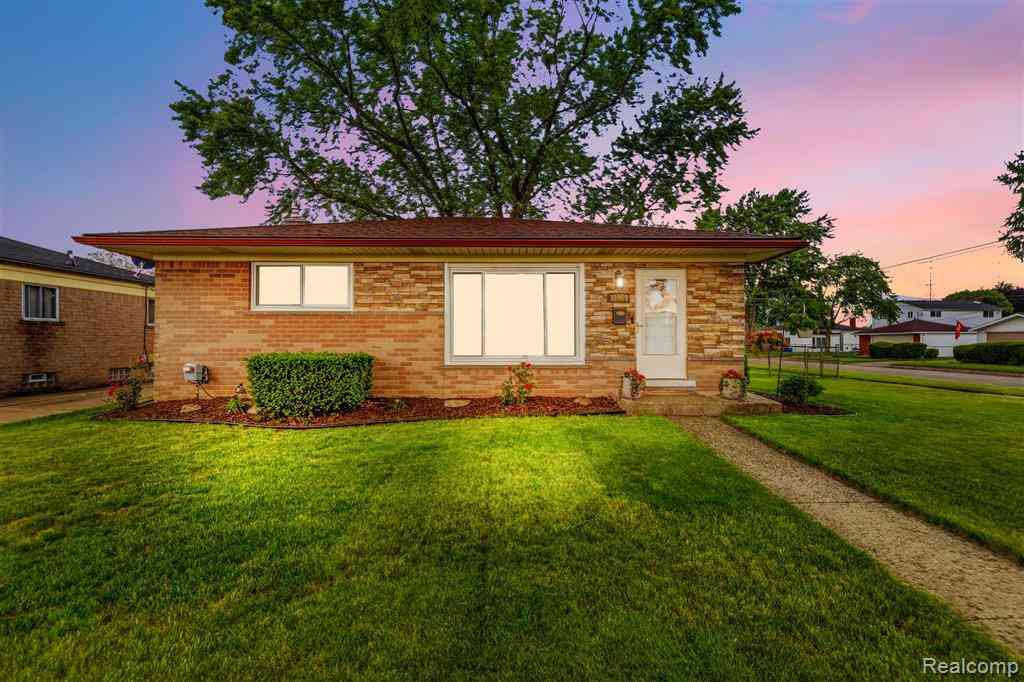 Homes For Sale - 31469 Newport Drive <br/> Warren, MI 48088