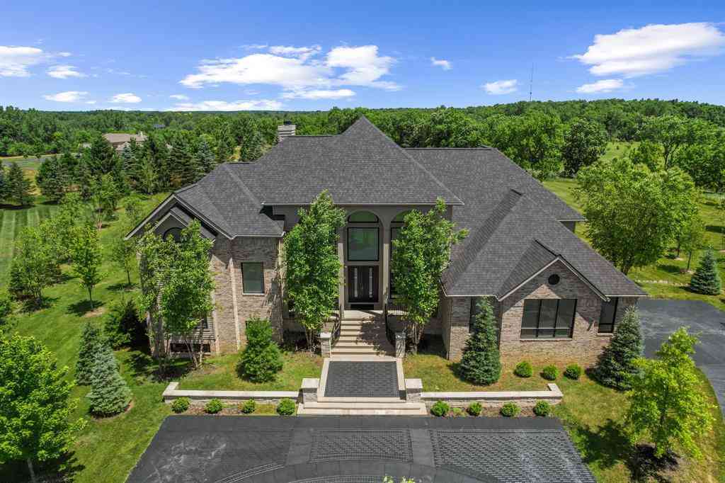 Homes For Sale - 5636 Meadow Lane <br/> Ann Arbor, MI 48105