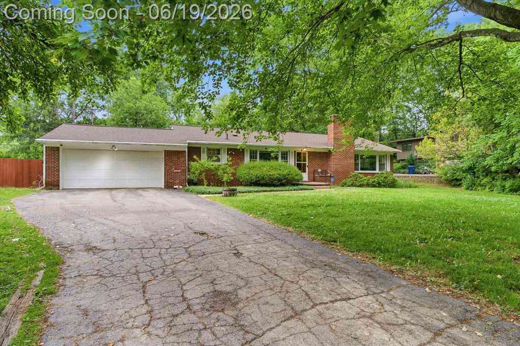 Homes For Sale - 2687 Apple Way <br/> Ann Arbor, MI 48104