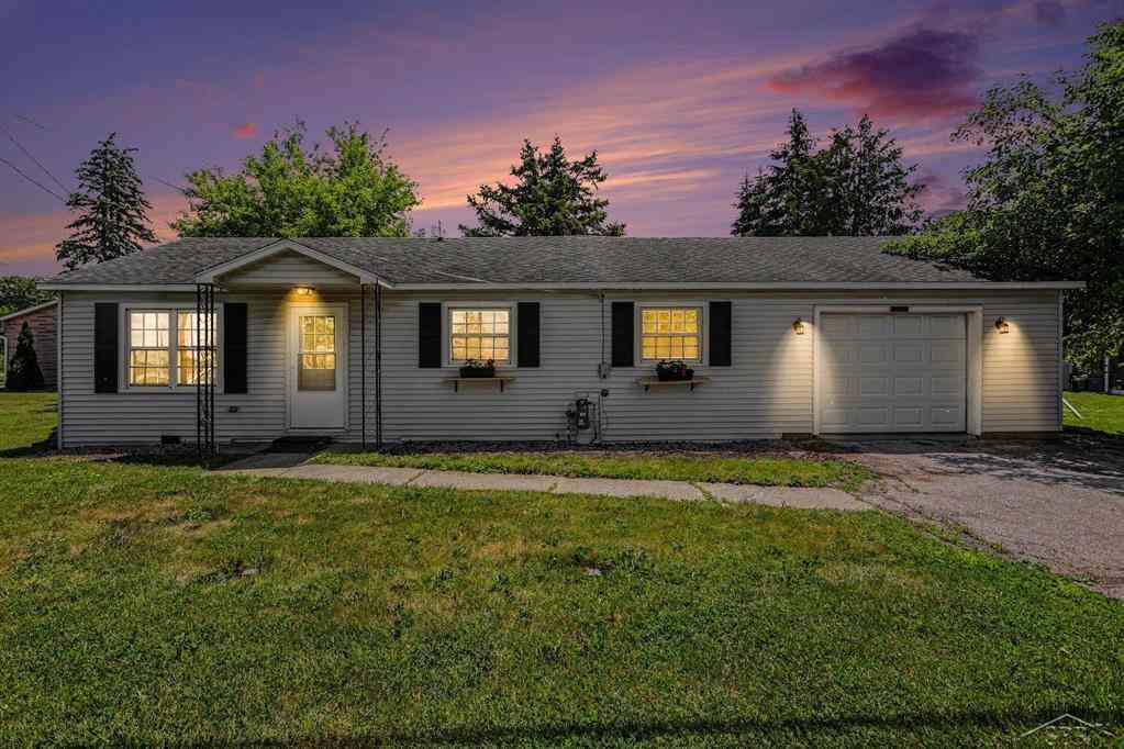 Homes For Sale - 4559 2 Mile Road <br/> Bay City, MI 48706
