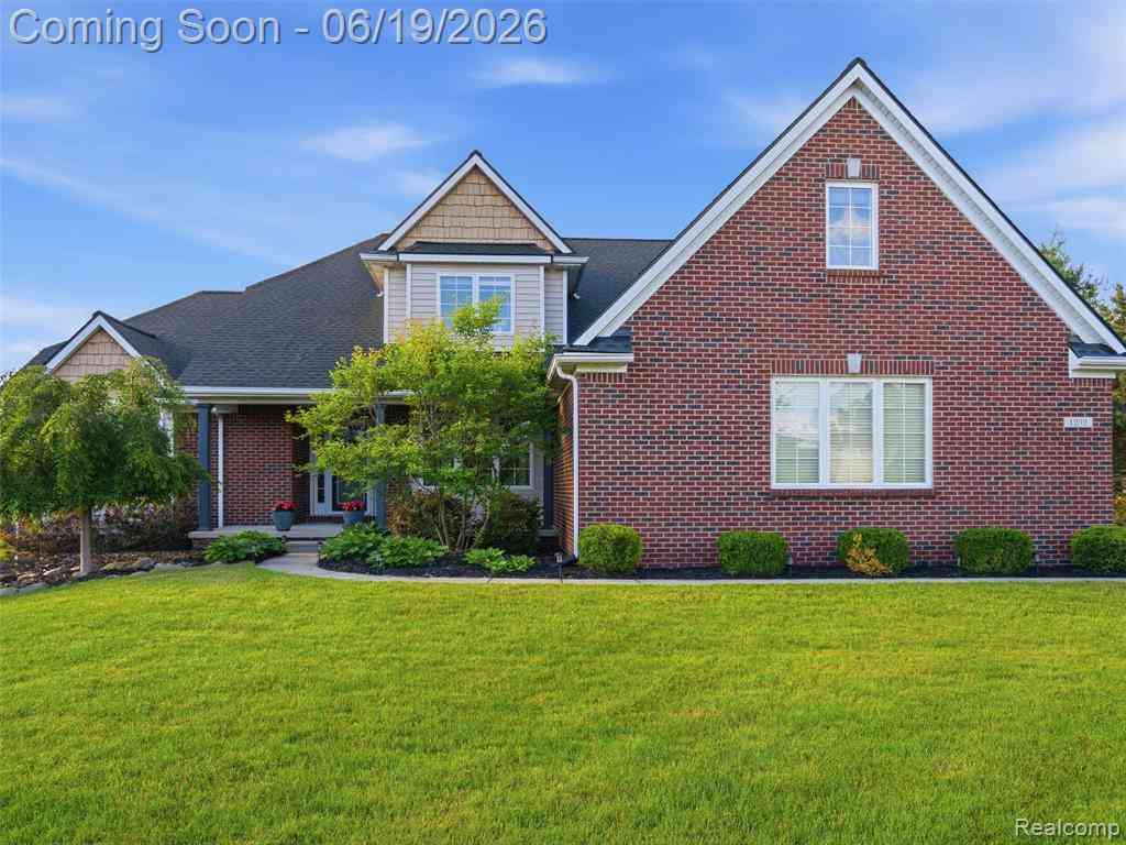 Homes For Sale - 1232 Thorn Ridge Drive <br/> Howell, MI 48843