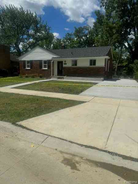 Homes For Rent - 23545 Parklawn Street <br/> Oak Park, MI 48237