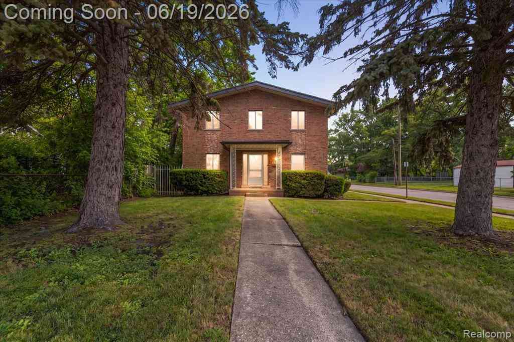 Homes For Sale - 1631 E Elza Avenue <br/> Hazel Park, MI 48030