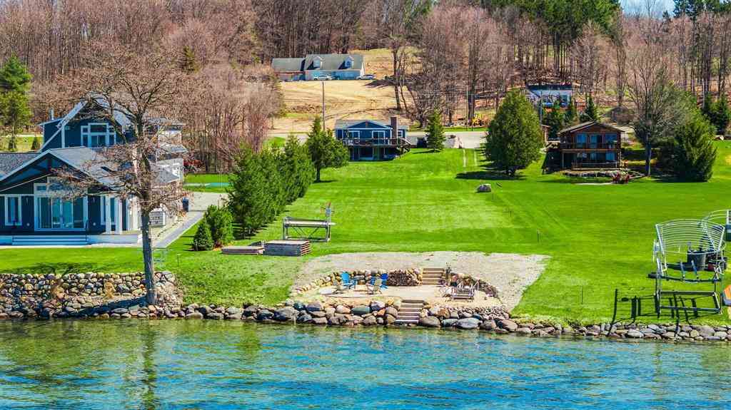 Homes For Sale - 11256 SE Torch Lake Drive <br/> Alden, MI 49612