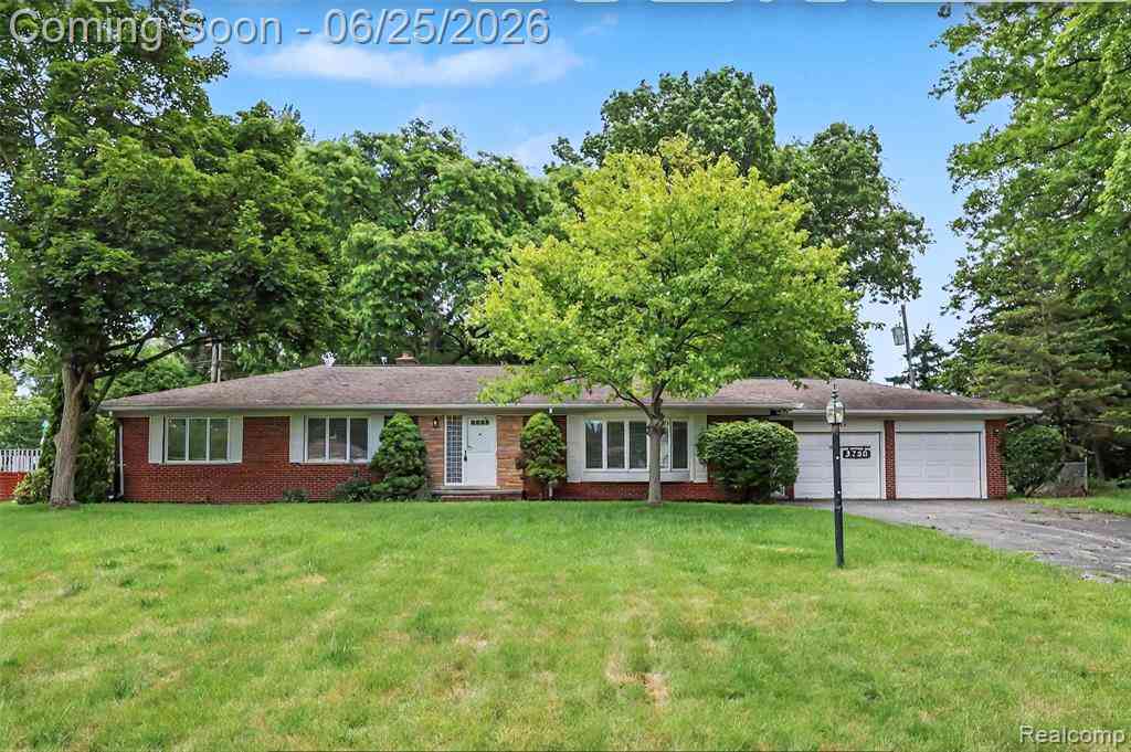 Homes For Sale - 3750 Beach Road <br/> Troy, MI 48084