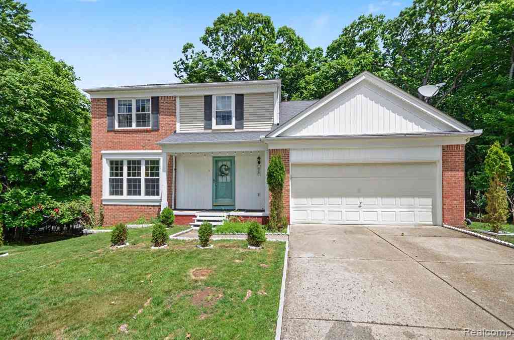 Homes For Sale - 425 Thornridge Court <br/> Rochester, MI 48307