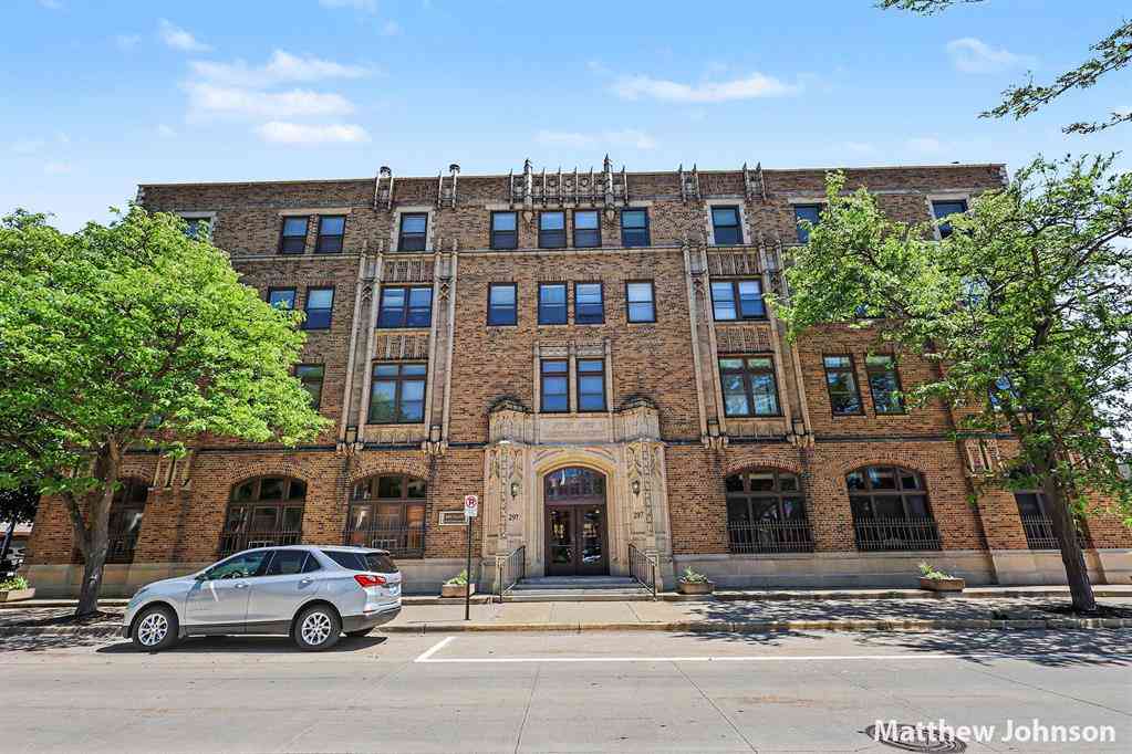 Condo For Sale - 297 W Clay Avenue  #202<br/> Muskegon, MI 49440