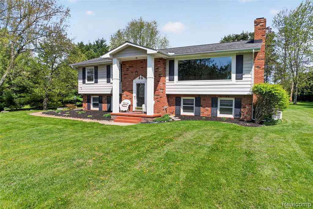 Homes For Sale - 1180 N Hurd Road <br/> Oakland County, Ortonville, MI 48462