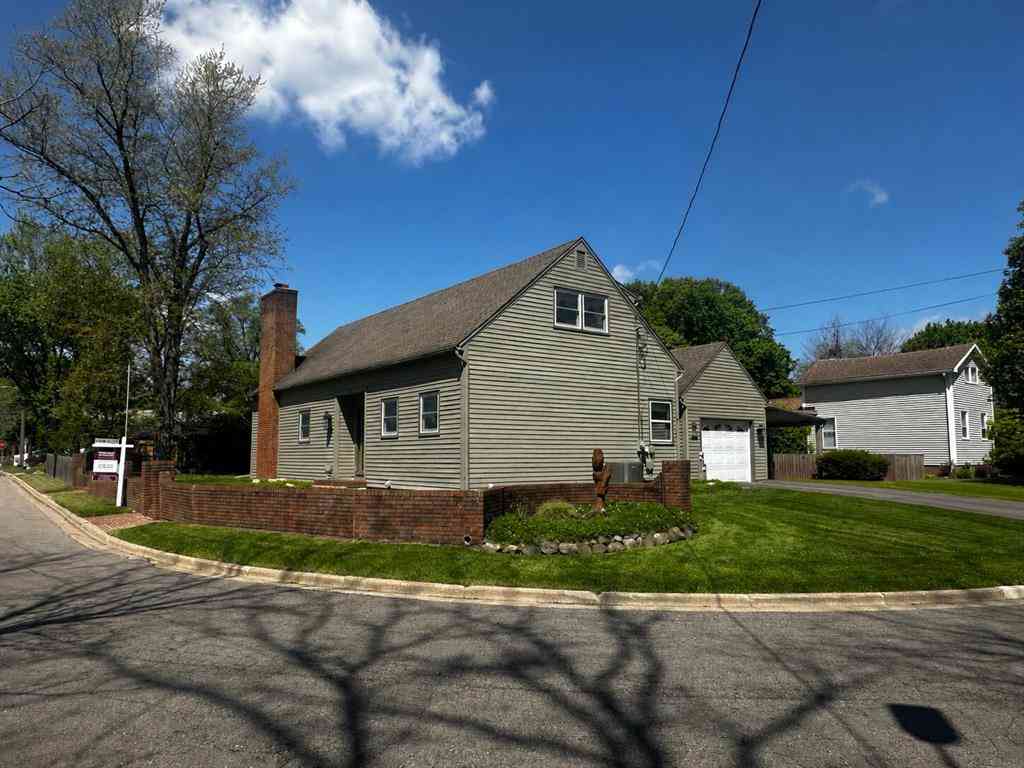 Homes For Sale - 519 E Spruce Street <br/> Marshall, MI 49068