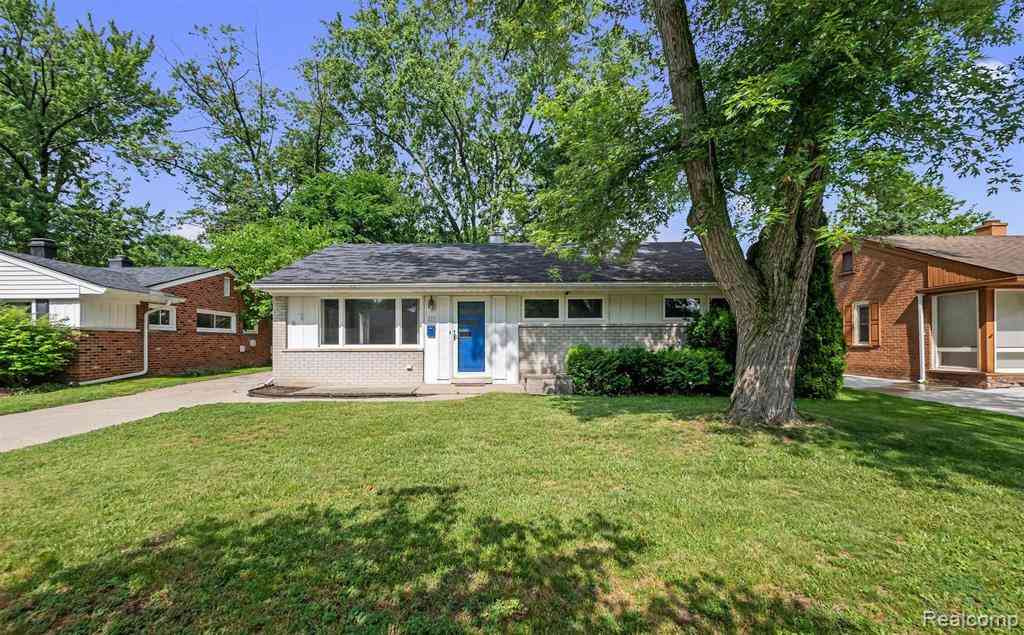 Homes For Sale - 519 Essex Street <br/> Clawson, MI 48017