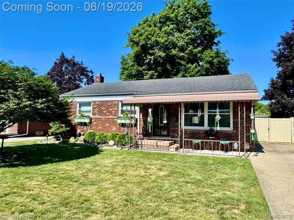 Homes For Sale - 2470 Pinetree Drive <br/> Trenton, MI 48183