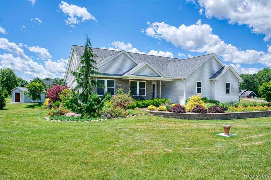 Homes For Sale - 7701 Hidden Circle Drive <br/> Byron, MI 48418