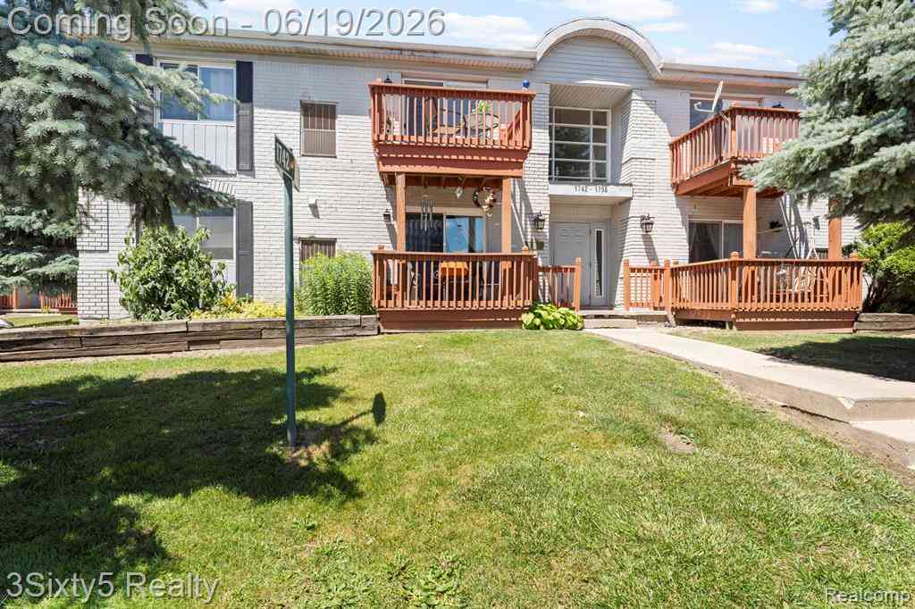 Condo For Sale - 1754 Fort Street <br/> Trenton, MI 48183