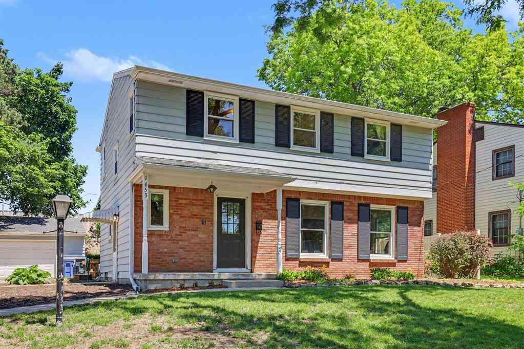 Homes For Sale - 1653 Ridgeview Street Se SE<br/> Grand Rapids, MI 49506