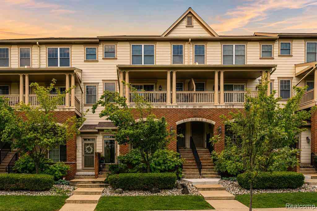 Condo For Sale - 50119 Harding Street <br/> Canton, MI 48188