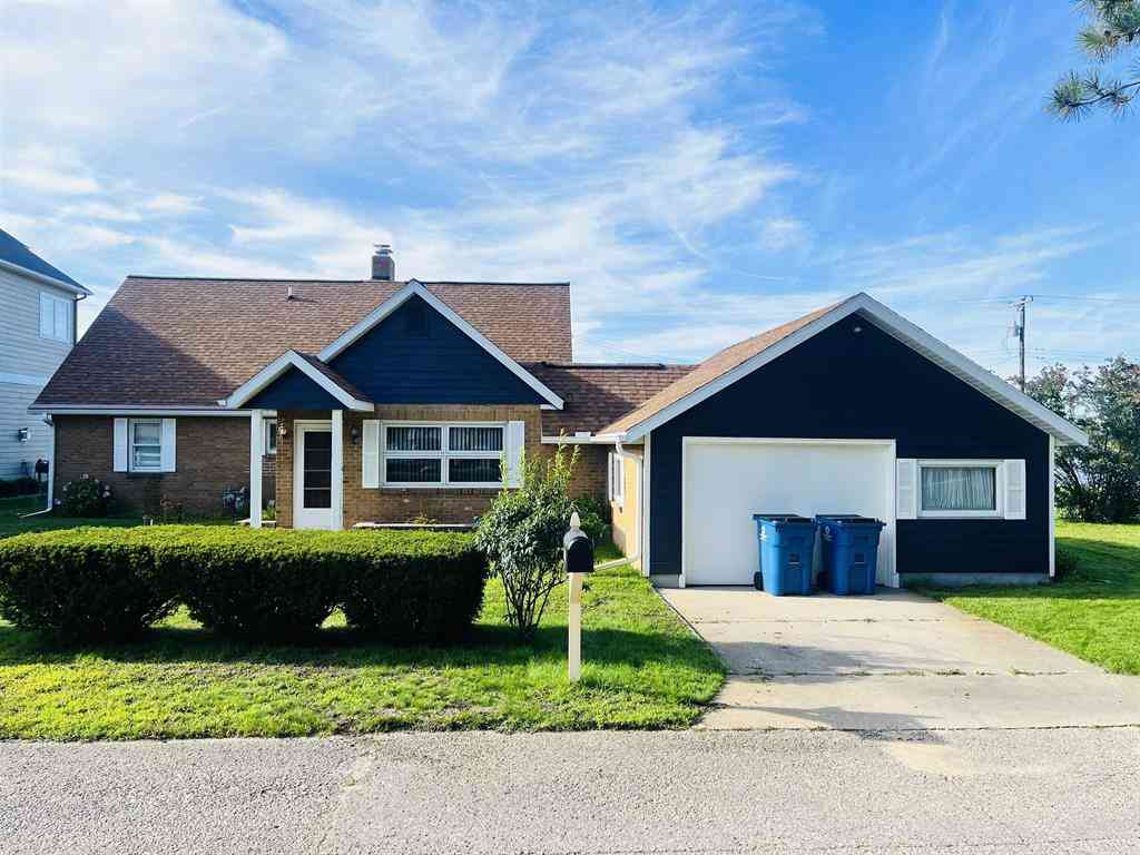 Homes For Sale - 2009 Sunnyside Drive <br/> Cadillac, MI 49601