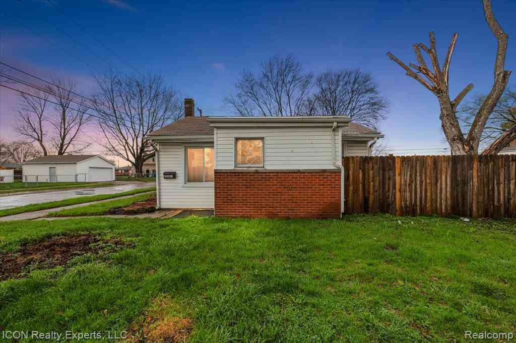 Homes For Sale - 27321 Baldwin Avenue <br/> Warren, MI 48092