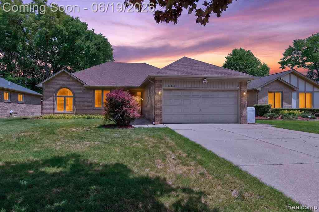 Homes For Sale - 46362 Springhill Drive <br/> Utica, MI 48317
