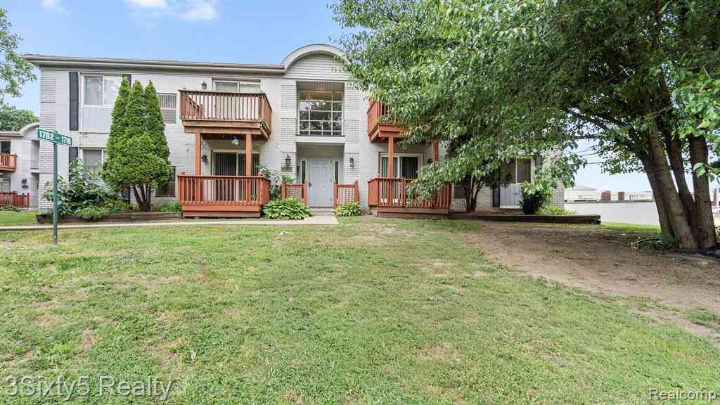 Condo For Sale - 1702 Fort Street  #4<br/> Trenton, MI 48183