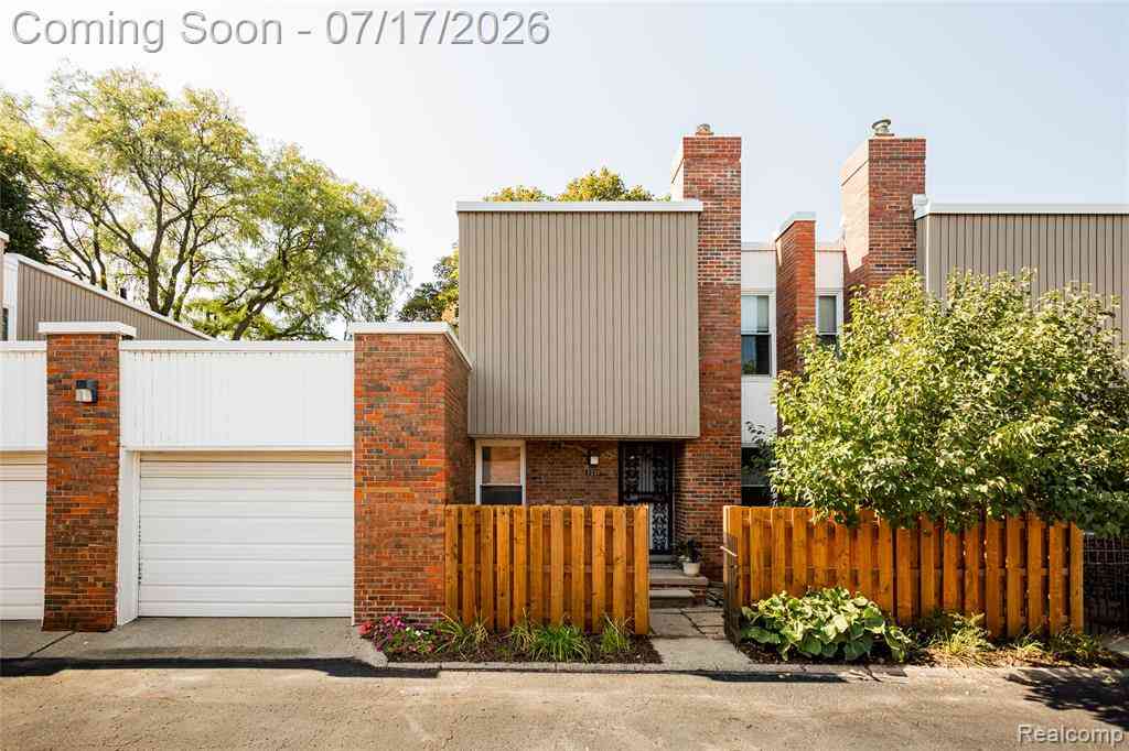 Condo For Sale - 2031 Hyde Park Road  <br/> Wayne County, Detroit, MI 48207