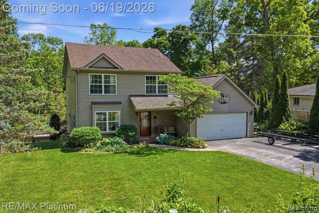 Homes For Sale - 1321 Glen Oak Drive <br/> Holly, MI 48442