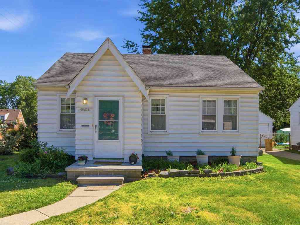 Homes For Sale - 15638 Evergreen Avenue <br/> Eastpointe, MI 48021
