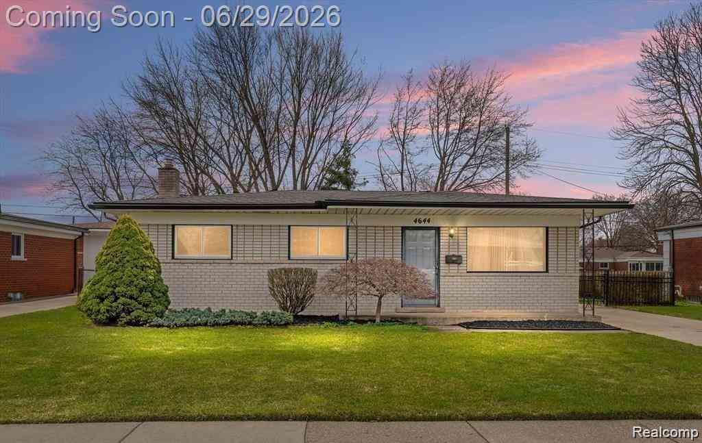 Homes For Sale - 4644 Kingsley Drive <br/> Warren, MI 48092