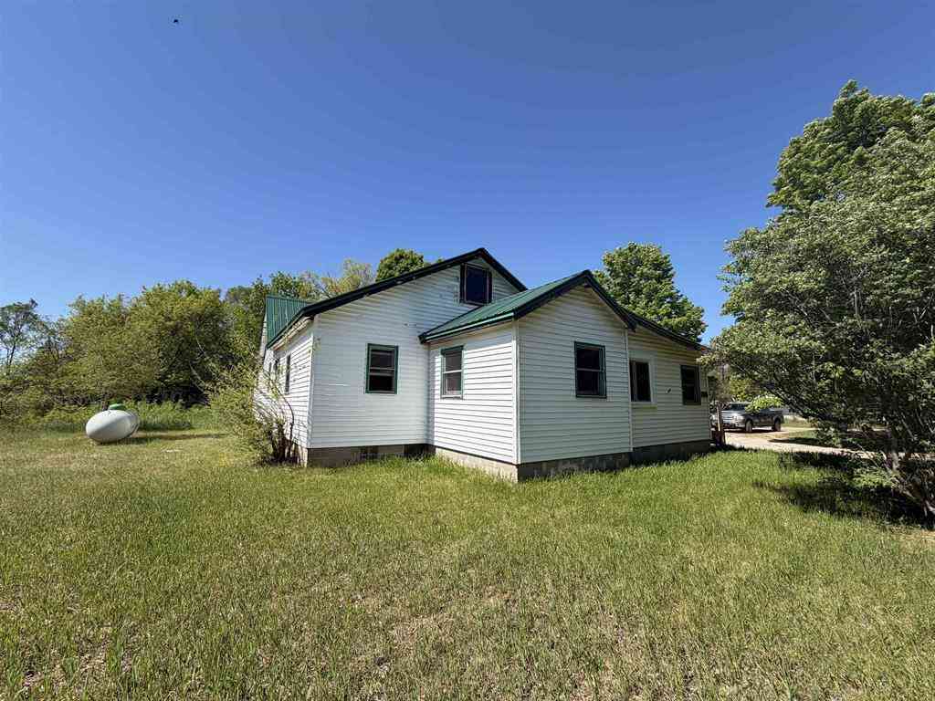 Homes For Sale - 9359 Valley Road, Nw  <br/> Rapid City, MI 49676