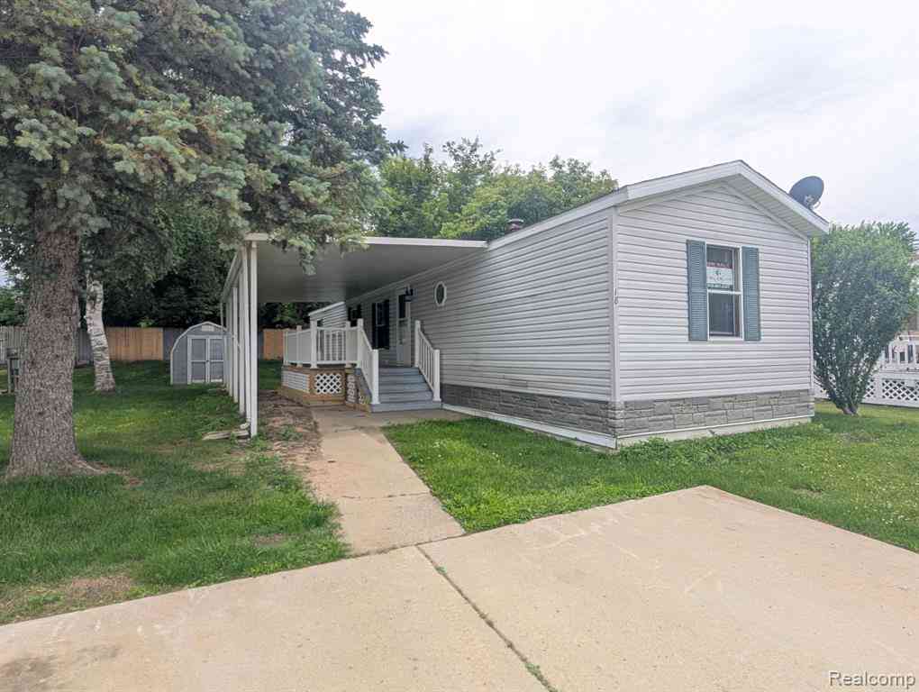 Homes For Sale - 18 Bellwood  <br/> Swartz Creek, MI 48473