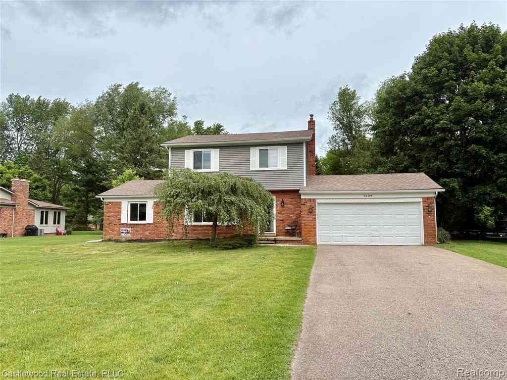 Homes For Sale - 1209 Bay Ridge Drive <br/> Highland, MI 48356