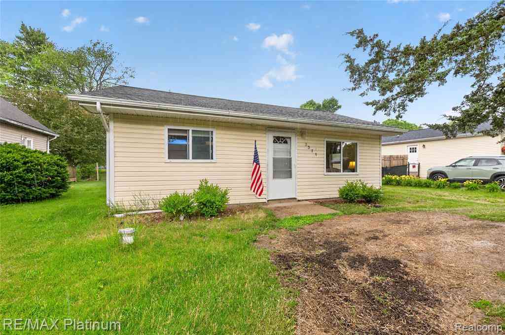 Homes For Sale - 3319 Junior Drive <br/> Pinckney, MI 48169