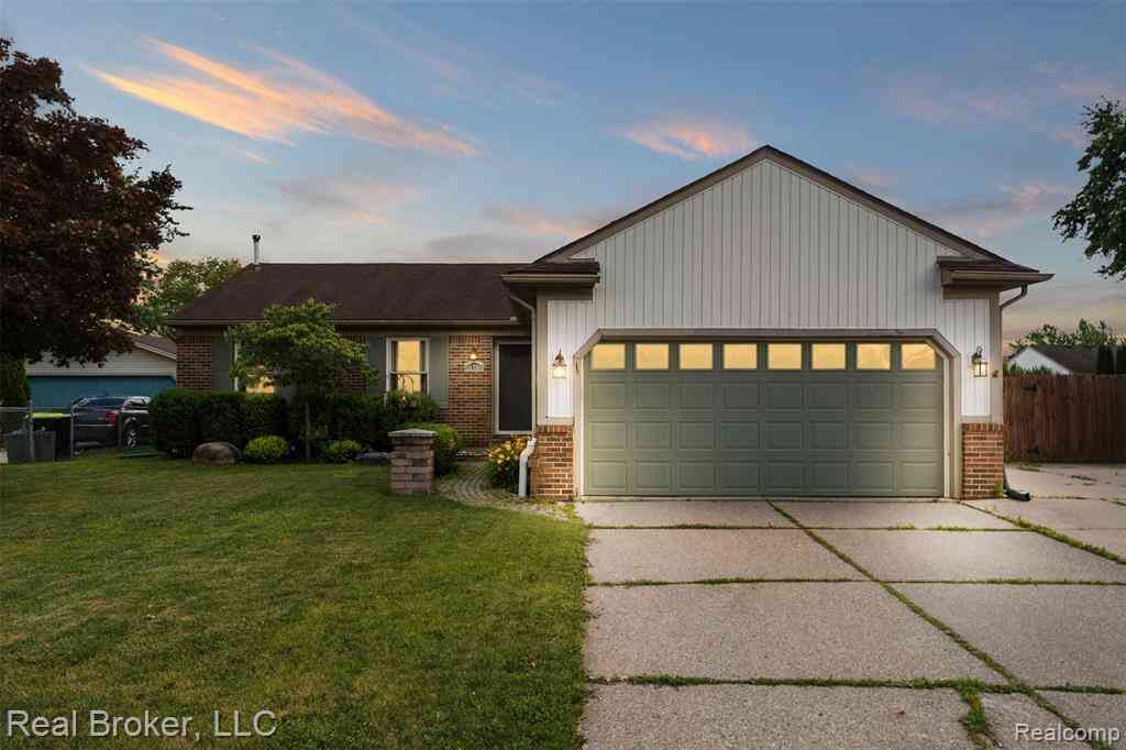 Homes For Sale - 16380 Sudbury Court <br/> Macomb County, Macomb, MI 48044