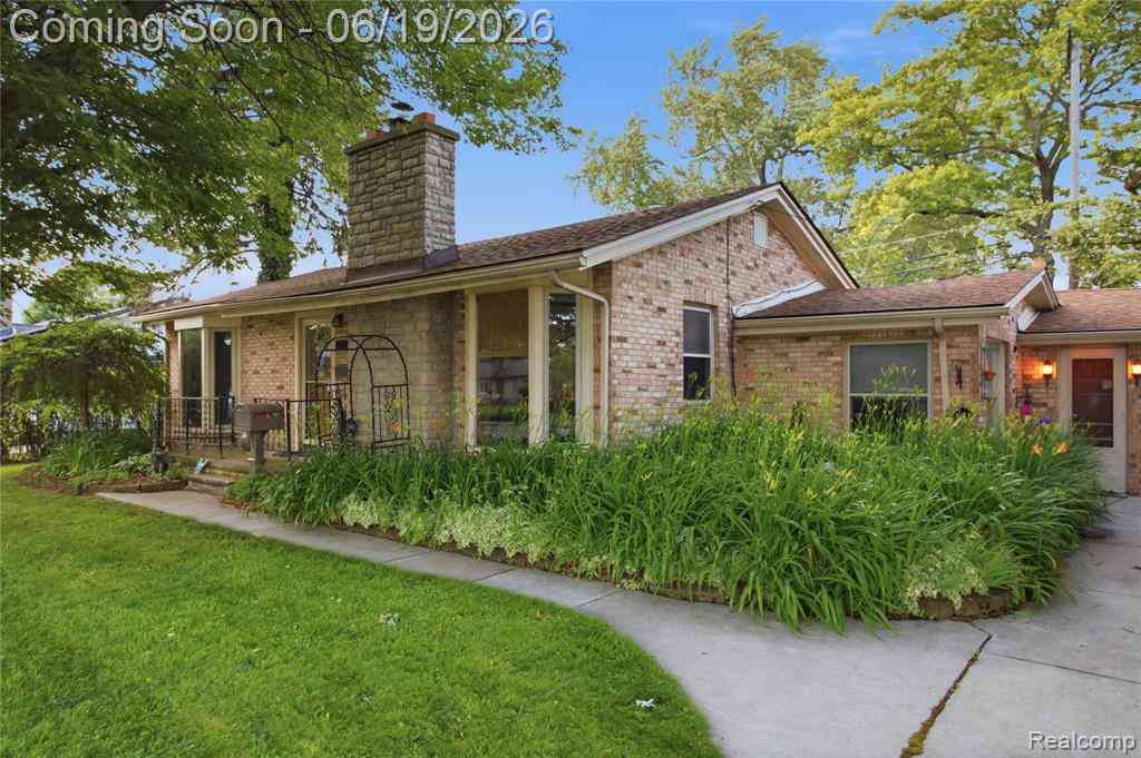 Homes For Sale - 21211 Ardmore Park Drive <br/> Saint Clair Shores, MI 48081