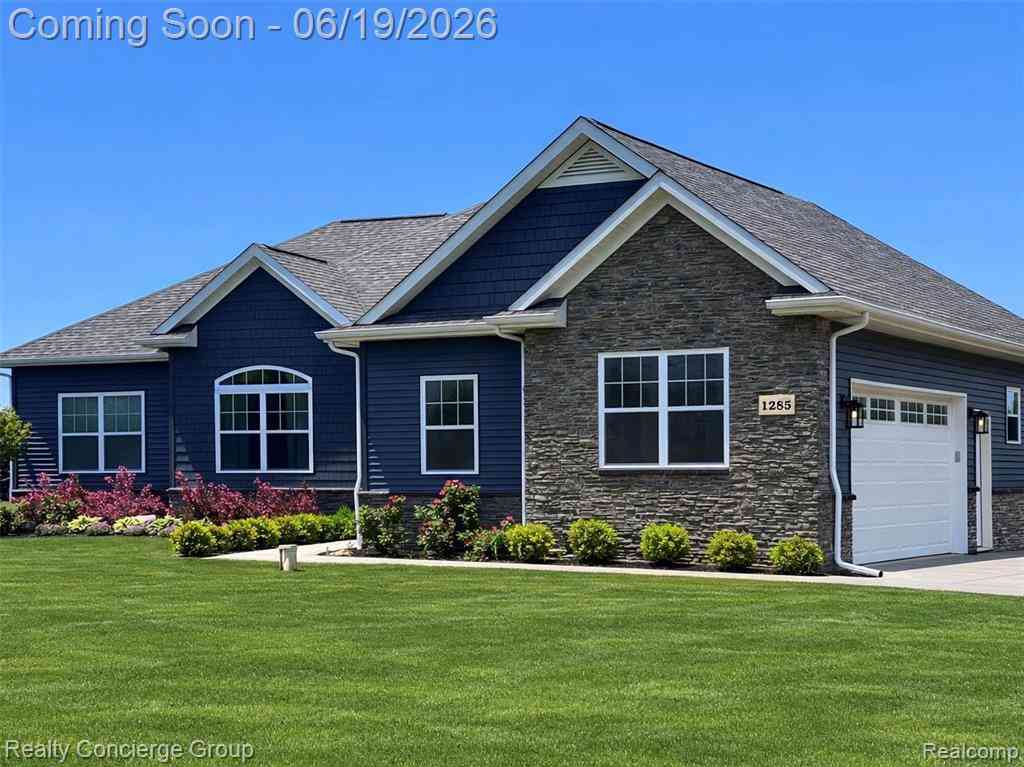 Homes For Sale - 1285 Sweet Grass Trail <br/> Howell, MI 48843