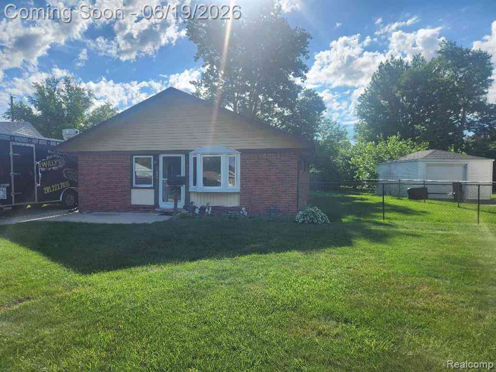 Homes For Sale - 11298 Superior Avenue <br/> Warren, MI 48089